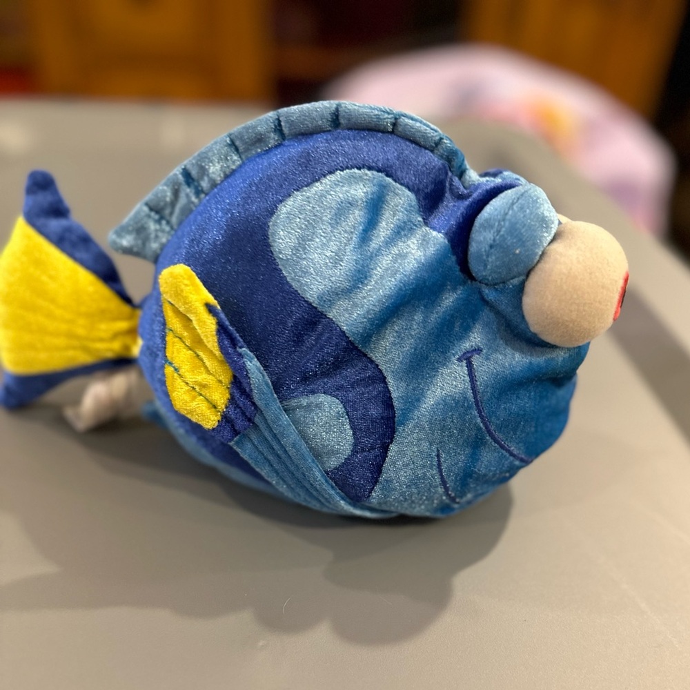 Disney Parks Finding Nemo Dory vintage plush- excellent condition!